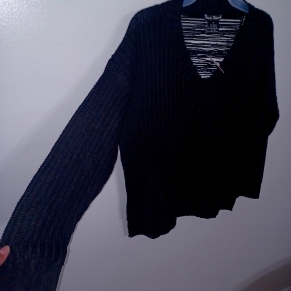 Black Trendy Distressed Sweater- W Sz Medium - Picture 2 of 6